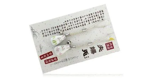 картинка Брелок Пара зайчиков, керамика, Япония магазин Arbalet.ru-- Заказывай луки и арбалеты, стрелы | Качество | Доставка | Гарантия картинка Брелок Пара зайчиков, керамика, Япония 1917-8 от магазина Arbalet.ru